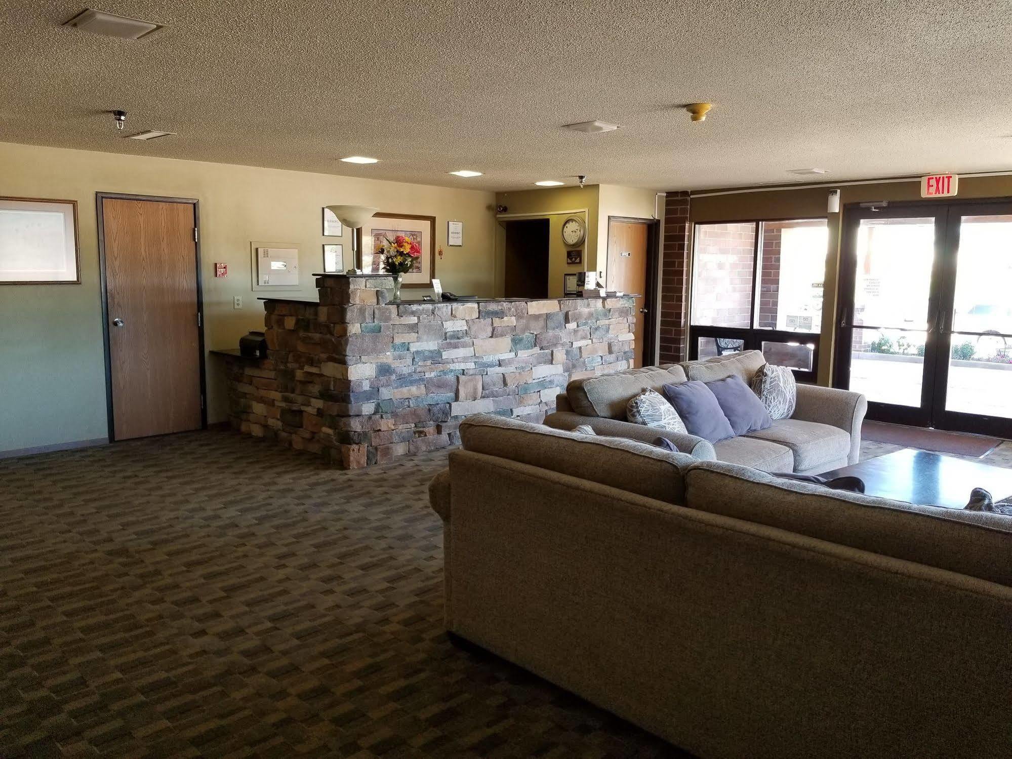 Prairie Inn Vermillion Екстериор снимка